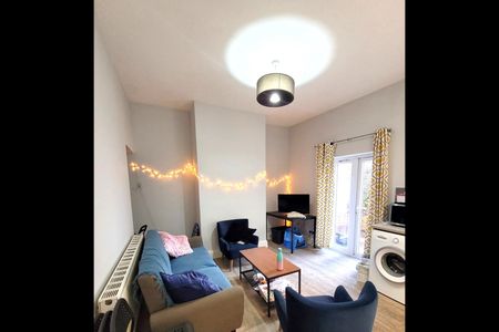 5 Bed Terraced House, Ashley Hill, BS6 - Photo 3