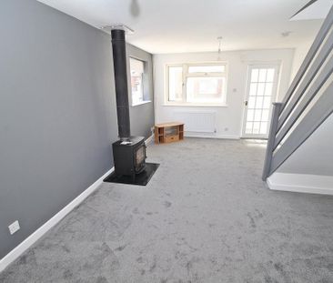 2 bedroom semi-detached house to rent - Photo 2