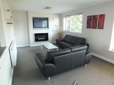 2 bedroom flat to rent - Photo 2
