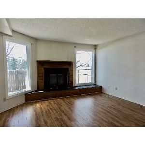 3 Bed 1.5 Bath South Edmonton Townhome with Balcony - Photo 1
