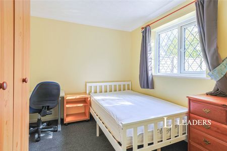 1 bedroom house to rent Baverstock Road, Poole, Dorset, BH12 - Photo 5