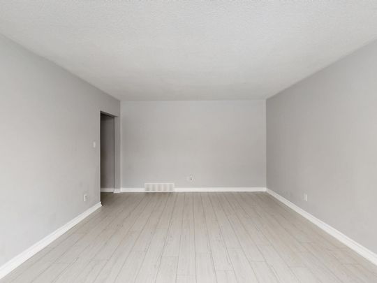 For Lease - 350 Waverly Street Unit# Main, Oshawa, Ontario - Photo 1