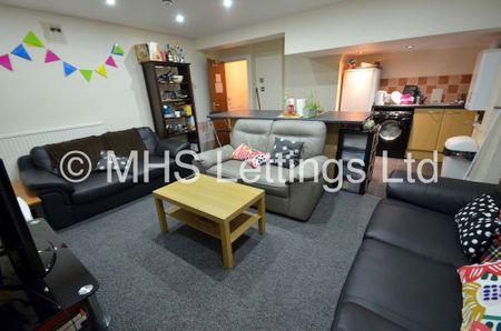 7 Bedroom End Terraced House for rent in Buckingham Mount - Photo 2