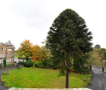 Royal Crescent, Harrogate, HG2 8AB - Photo 2