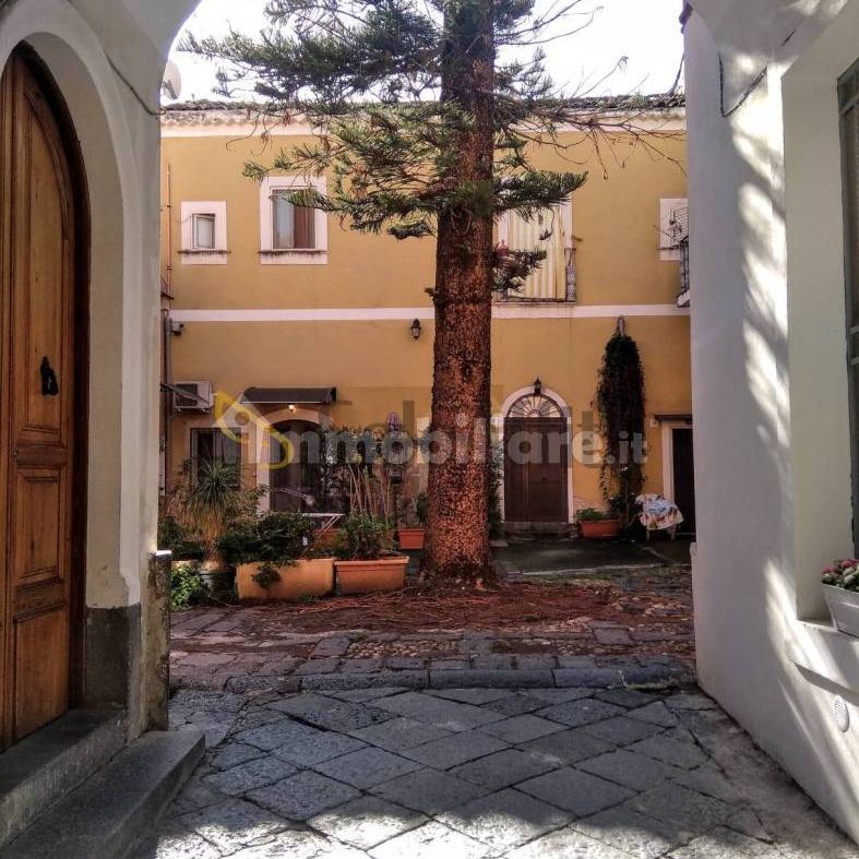 Bilocale via Vittorio Emanuele II 473, Centro Storico, Catania - Photo 1
