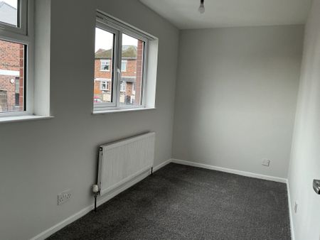 61 Ainsworth Drive, Belfast, BT13 3EJ - Photo 4