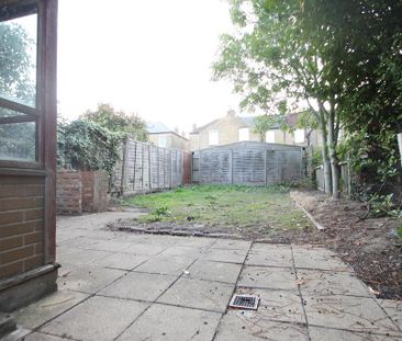 1 bedroom in a house share to rent - Photo 6