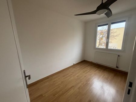 Location Appartement 4 pièces 78m² VALENCE 26000 - Photo 4
