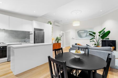 Register To Insect // INNER-CITY SPACE & CHARM - Photo 3