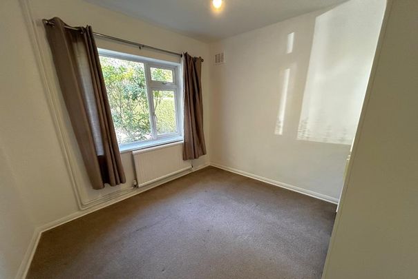 431A Woodham Lane, Addlestone, Surrey, KT15 - Photo 1