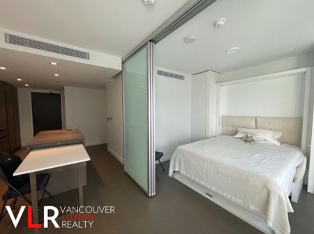 Condo in Downtown Vancouver, BC - Photo 5