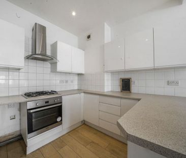 3 bedroom flat to rent - Photo 1