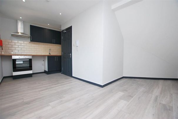 1 bedroom house of multiple occupation to rent - Photo 1