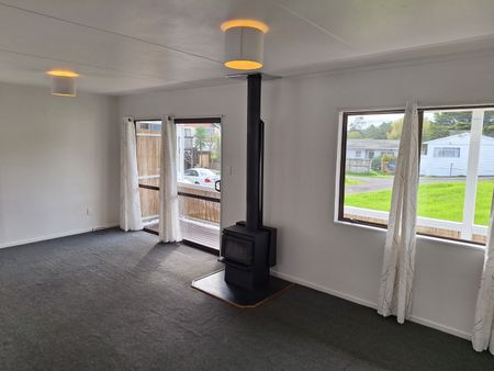 Tidy Family Home - Photo 4