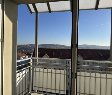 Lichtblick im Obergeschoss: traumhafte Aussicht & warmes Holzambiente - Photo 2