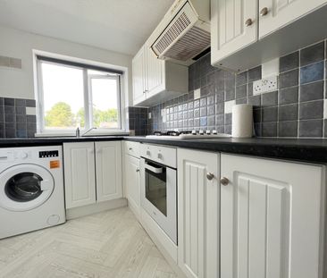 Llanbleddian Gardens, Cathays - Photo 2