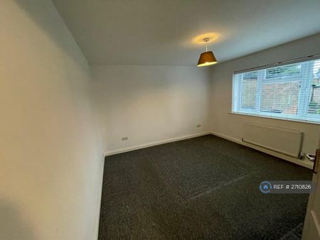 2 bedroom flat to rent - Photo 3