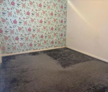 3 bedroom end of terrace house to rent - Photo 3