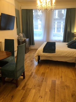 Room in a Shared House, Charlotte Street, BN2 - Photo 1