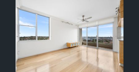 Light Bright & Airy 2 Bedroom Apartment - Photo 2