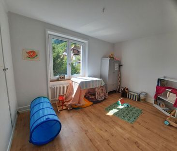 St-Imier, Bel appartement de 4.5 pièces avec balcon - idéalement situé - Photo 3