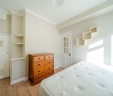 1 bedroom mews to rent - Photo 5