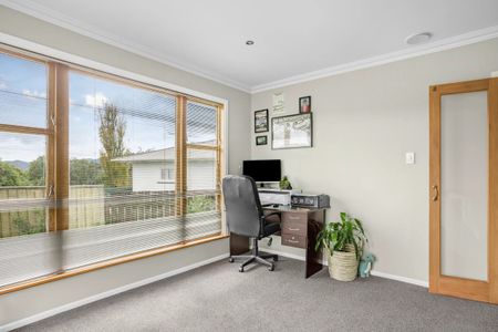 Top quality family home - Photo 4