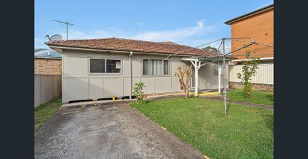 Partially Renovated 2-Bedroom Granny Flat - Photo 5