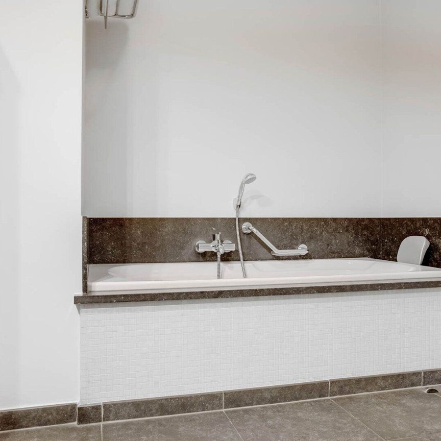 Gemeubeld gelijkvloers appartement in het centrum van Kasterlee-Lichtaart! - Foto 1