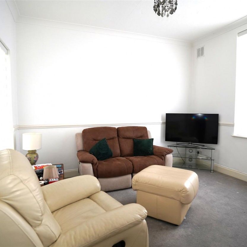 Westcliff Avenue, Westcliff-On-Sea - Photo 1