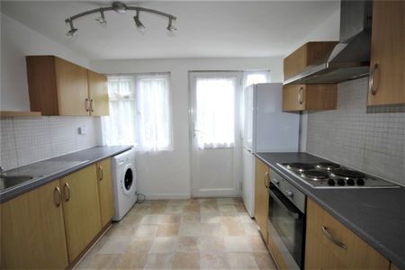 Cranleigh Road, Feltham, Middlesex,TW13 - Photo 4