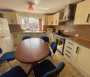 Harlaxton Drive Lenton, Nottingham - Photo 5