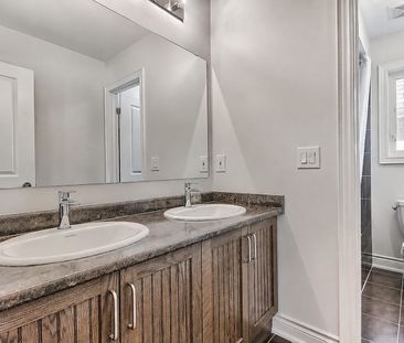 For Lease - 739 Clifford Perry Place, Newmarket, Ontario - Photo 3