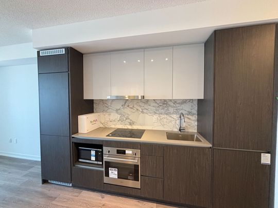 For Lease - 28 Interchange Way Unit# 2008, Vaughan, Ontario - Photo 1