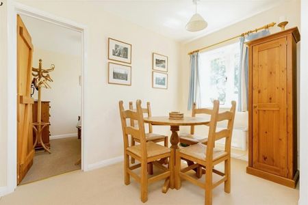 2 bedroom semi-detached house to rent - Photo 4