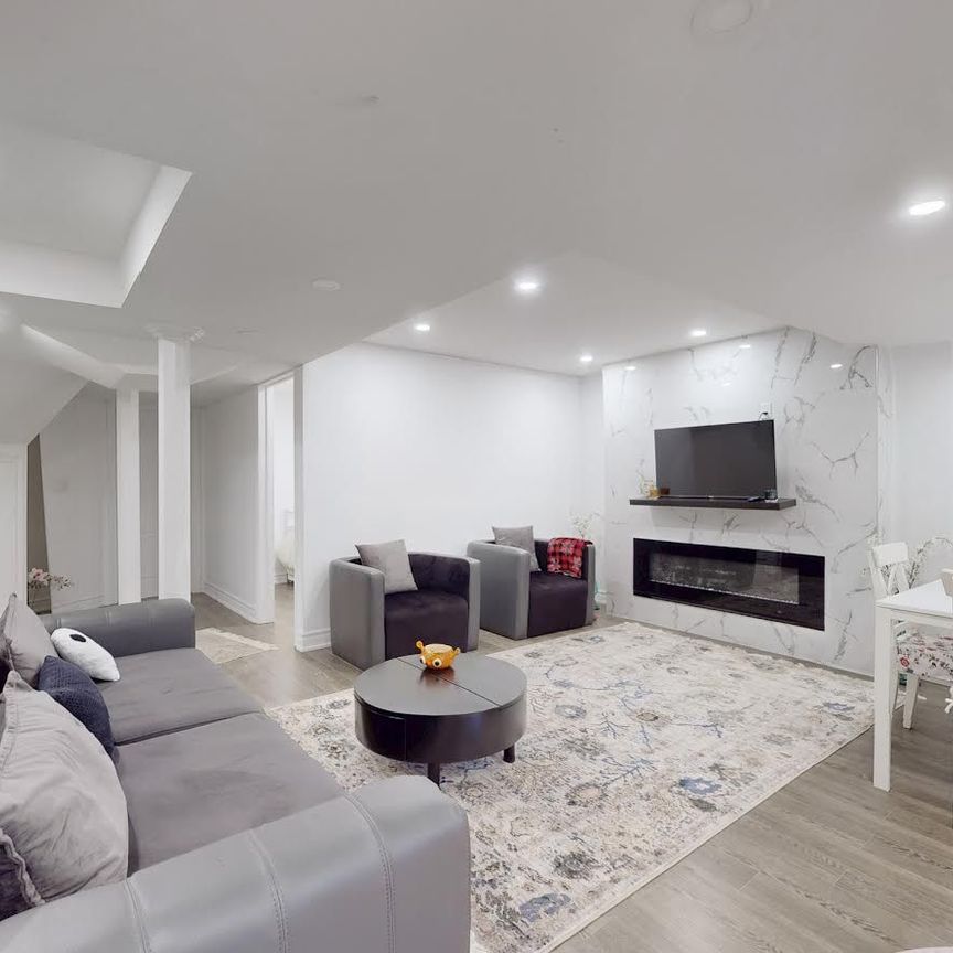 For Lease - 107 Bel Canto Crescent Unit# Basement, Richmond Hill, Ontario - Photo 1