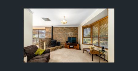 Spacious Family Home in a Quiet Cul-de-Sac - Photo 3