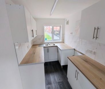 3 bedroom end of terrace house to rent - Photo 6