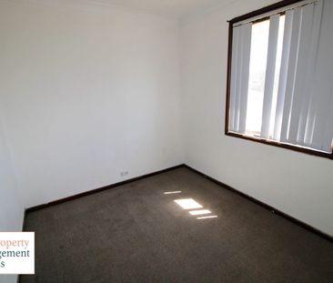 Three Bedroom Home In Great Location! - Photo 4