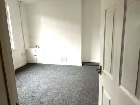 4 bedroom terraced house to rent - Photo 5