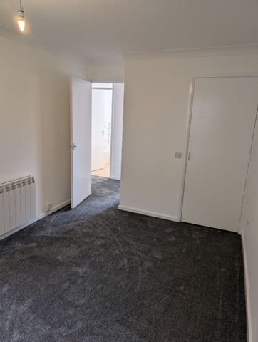 Clos Allt Y Gog, Swansea, SA4 - Photo 4