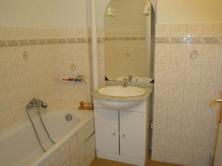 APPARTEMENT - 62 m2 - 3 pièces bvd des faienceries à SARREGUEMINES 57200 - Photo 5