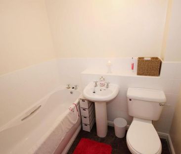 2 bedroom flat to rent - Photo 5