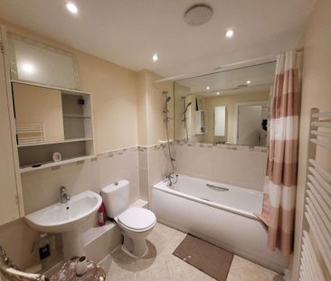 2 bedroom flat to rent - Photo 6