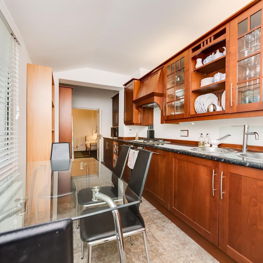 6 bedroom semi-detached house to rent - Photo 1