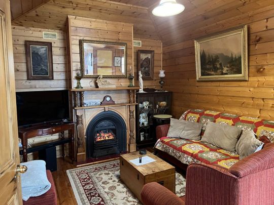 Quaint Furnished Cottage - Photo 1