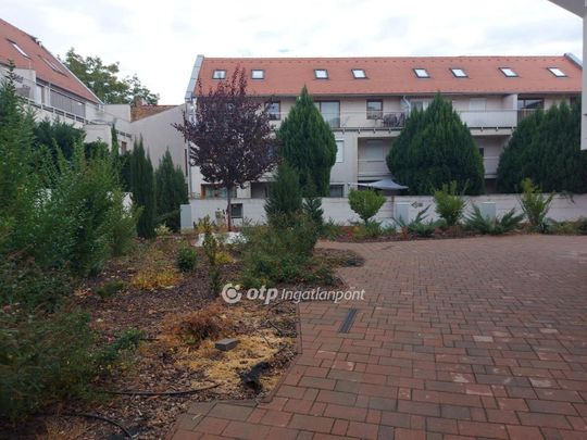 Lakópark, Baranya, 7621, Pécs - Photo 1