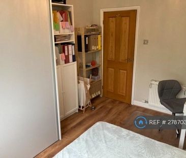 3 bedroom flat to rent - Photo 5