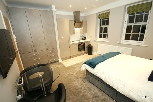 Studio to rent - Photo 1