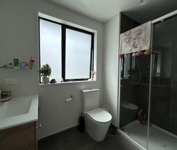 Superb Townhouse - Photo 3